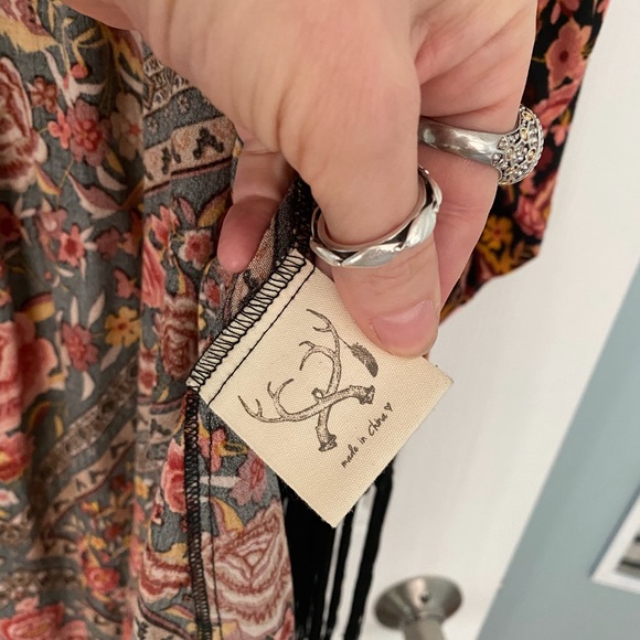 Babushka Floral Fringe Kimono - Picture 5 of 6